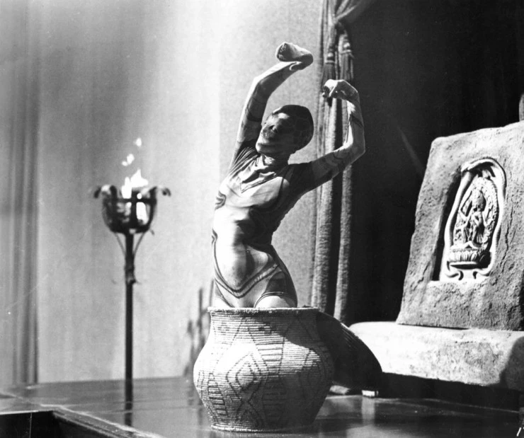 Кадр из Культ кобры (1955) Кадр из Культ кобры (1955)