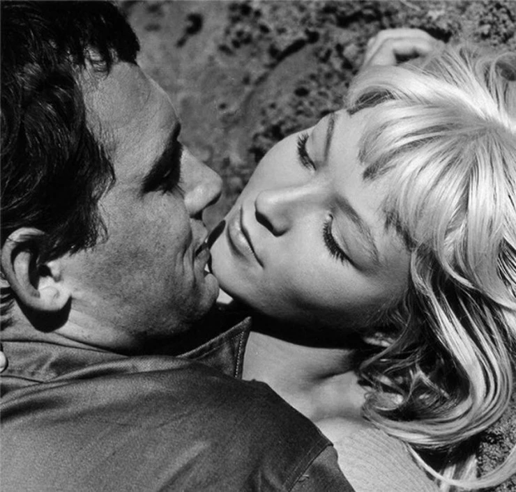 Кадр из Колдунья (1956) Кадр из Колдунья (1956)