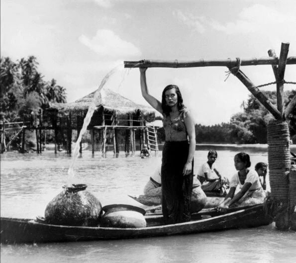 Кадр из Изгнанник с островов (1951) Кадр из Изгнанник с островов (1951)