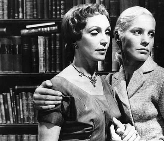 Кадр из Иностранная интрига (1956) Кадр из Иностранная интрига (1956)
