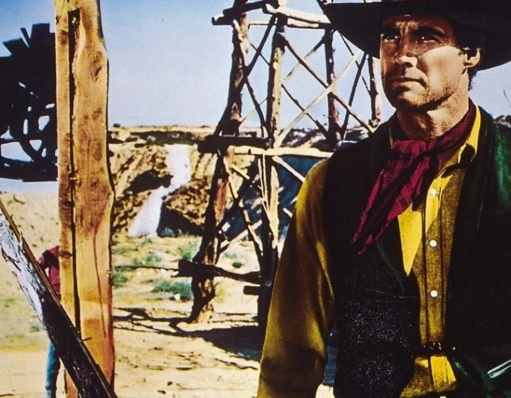 Кадр из Живу ради твоей смерти (1968) Кадр из Живу ради твоей смерти (1968)