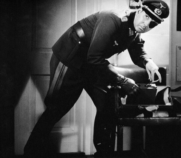 Кадр из Это случилось 20 июля (1955) Кадр из Это случилось 20 июля (1955)